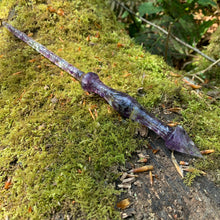 Lade das Bild in den Galerie-Viewer, A stunning handcrafted Stiletto magic wand made with shimmering amethyst chips, showcasing a blend of purple hues. The wand has a gracefully tapered shaft that sparkles in light, showcasing its intricate craftsmanship. Perfect for fantasy collectors, this wand embodies elegance and enchantment, making it a prized addition to any magical assortment.